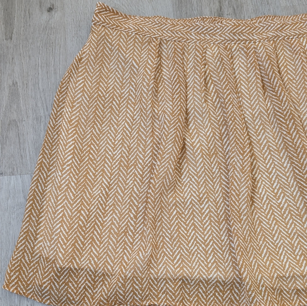 Old Navy Chevron Mustard Yellow Elastic Waist Flowy A-line Mini Skirt Size L - Picture 5 of 10